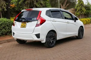 Honda Fit 2016 Nyeupe