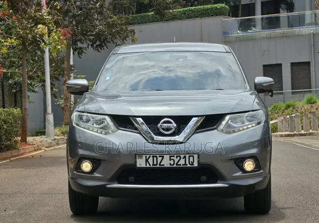 Nissan X-Trail 2015 Gray - 1
