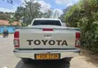 Toyota Hilux 2010 Nyeupe - 2