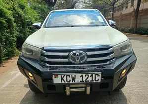 Toyota Hilux 2017 Nyeupe