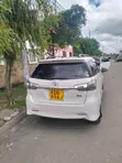 Toyota Wish 2013 Nyeupe - 1