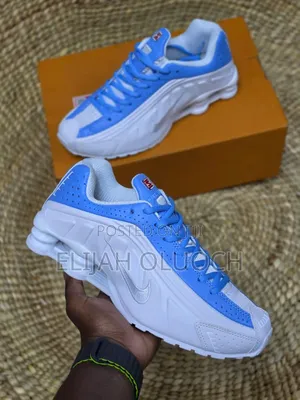Nike Shox R4 Sneakers