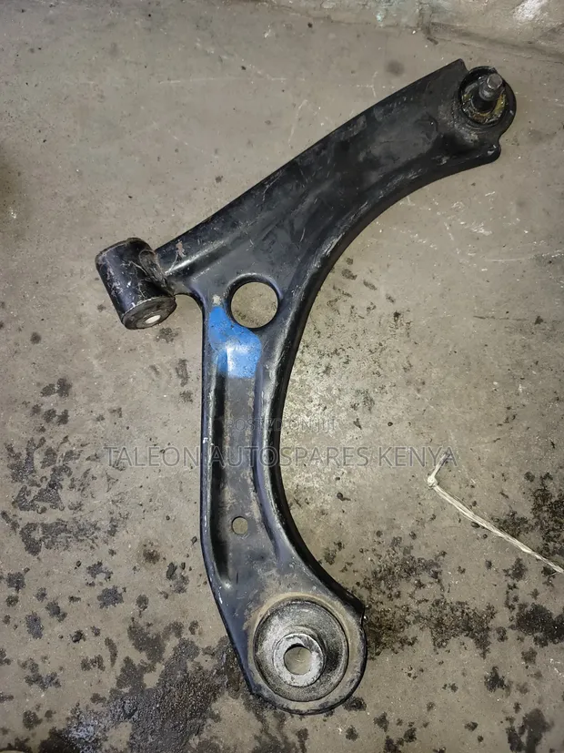 Suzuki Alto 2015-2018 Lower Control Arm (Iliyo tumika) - 1