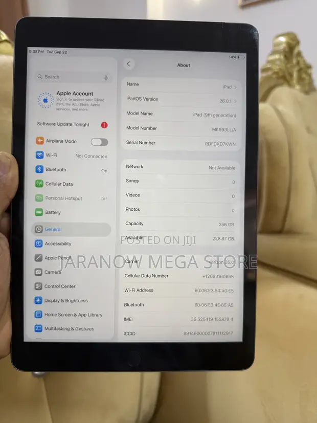 Apple iPad 10.2 (2021) 256GB Gray - 1