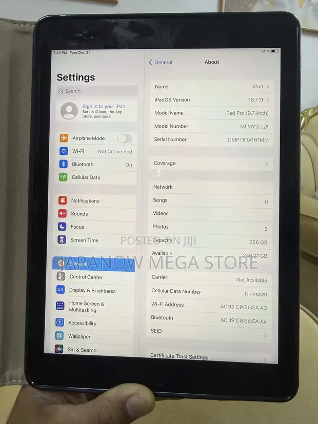 Apple iPad Pro 9.7 (2016) 256GB Gray - 1