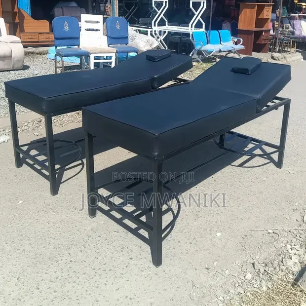 Professional Massage Bed with Waterproof Cover - 1