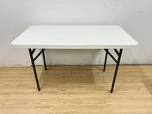 Modern Foldable Meeting Table (Seats 6)