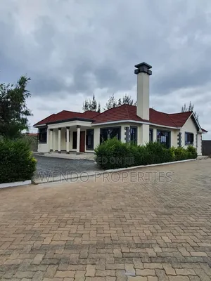 Bungalow ya Vyumba 4 vya Kulala kwa Kukodisha Karen C