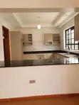 Bungalow ya Vyumba 4 vya Kulala kwa Kukodisha Karen C - 3
