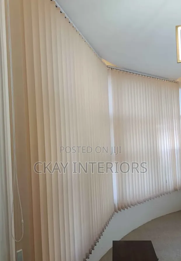 Vifuniko vya Madirisha ya Ofisi (Blinds & Curtains) - 1