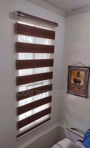 Blinds za Ofisi za Usawa kwa Udhibiti wa Mwanga na Faragha
