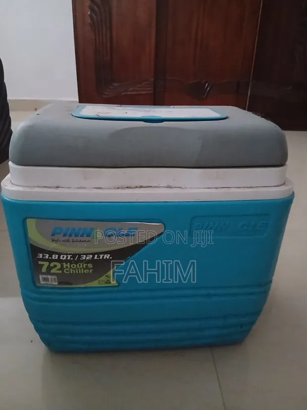 Pinnacle 32 Litre Cooler Box - 1