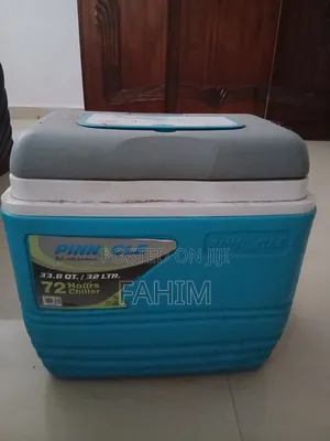 Pinnacle 32 Litre Cooler Box