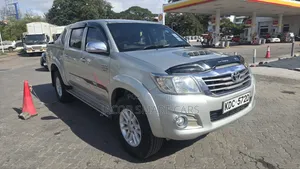 Toyota Hilux 2015 Silver