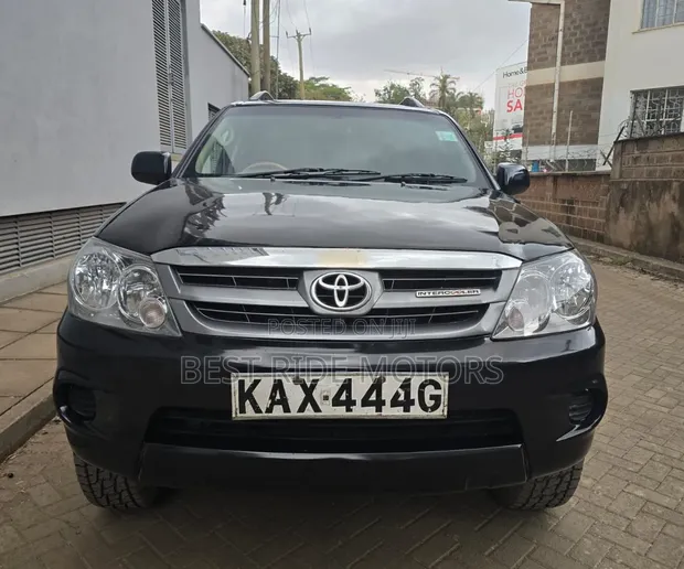 Toyota Fortuner 2.5 D AWD 2006 Black - 1