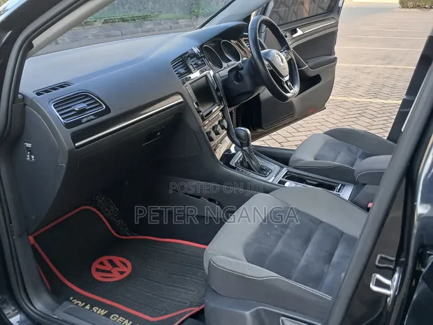 Volkswagen Golf 2016 Black - 1
