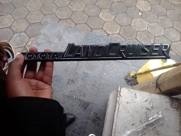 Emblem Logo Jina la Bamba la Upande wa Toyota Landcruiser - 1