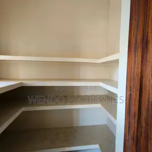 Ghorofa ya Vyumba 4 vya Kulala Duplex na DSQ kwa Ajili ya Kukodisha Lavington