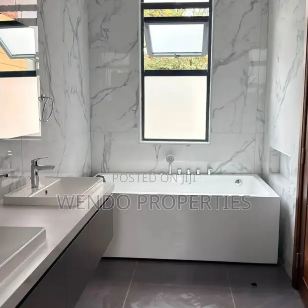 5-Bedroom Townhouse with DSQ in Lavington - 1