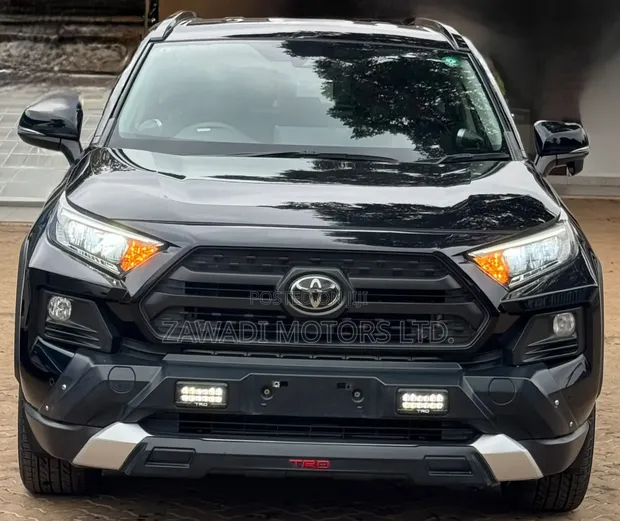 Toyota RAV4 Adventure 2019 Black - 1
