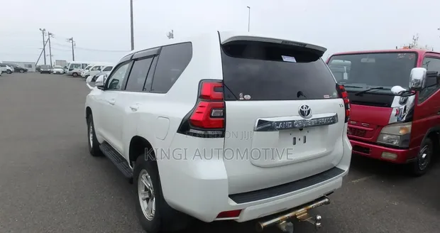 Toyota Land Cruiser Prado 2019 White - 1