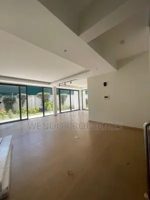 Nyumba ya Kifahari ya Vyumba 5 na DSQ Lavington