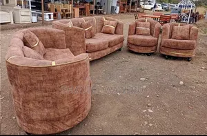 Sofa ya Seater 7 - Imefanyiwa Matengenezo Mzuri