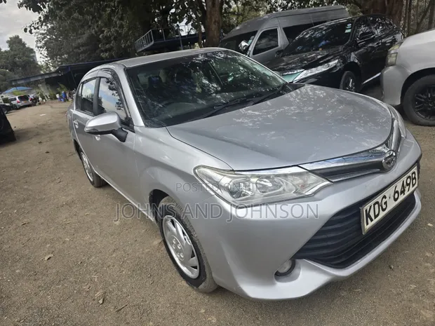 Toyota Axio 2015 Silver - 1