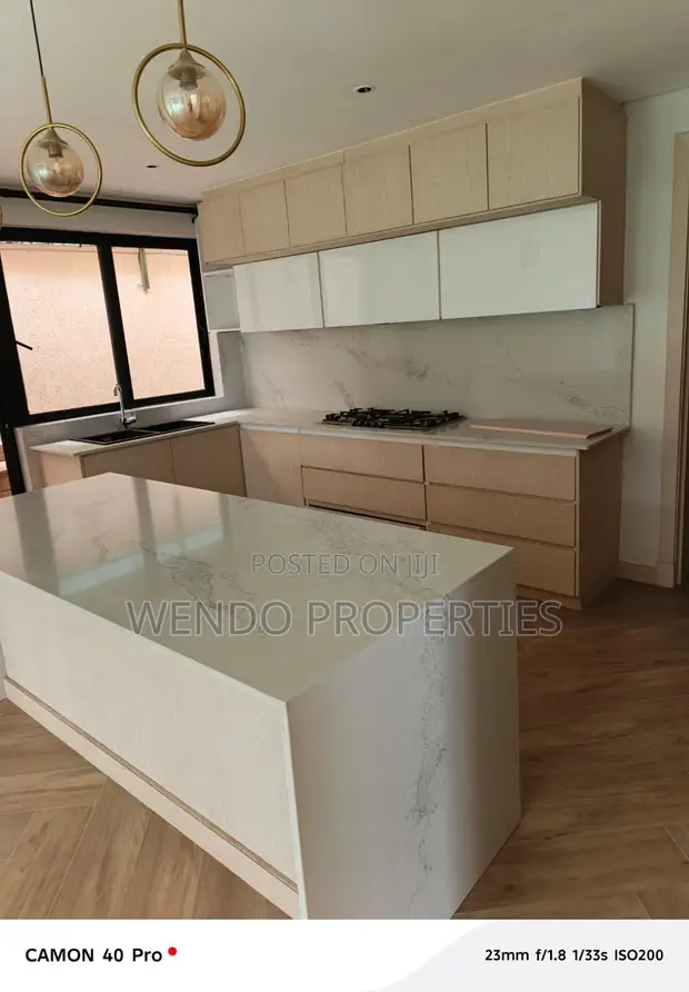8 Bedroom Villa for Rent in Lavington - 1