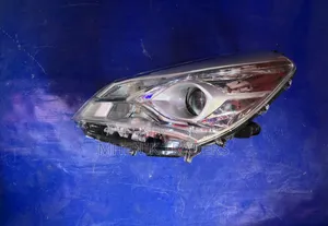 Vitu vya Mwangaza vya Toyota Vitz (2018)