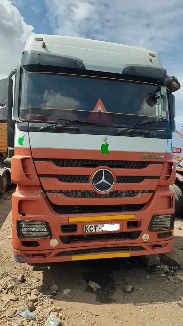 Mercedes-Benz Actros MB3 Single Axle Truck with Flatbed - 1