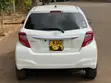 Toyota Vitz 1.3 FWD 5dr 2017 Nyeupe - 3