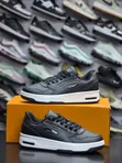 Under Armour UA Flex Sneakers - Mpya Kabisa - 1