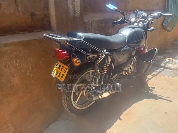 Bajaj Boxer 150 UG 2019 Red - 1