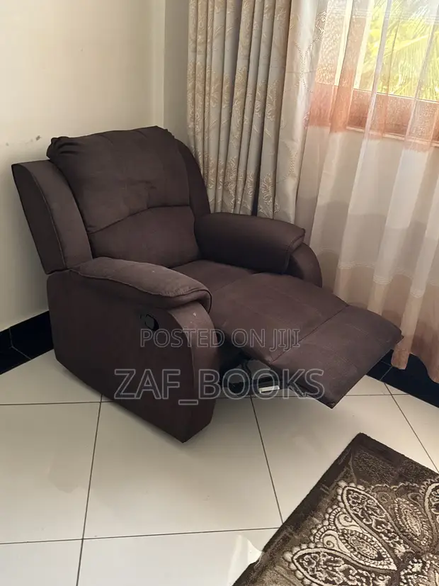 Recliner Sofaset Iliyotumika (3+1+1) - 1