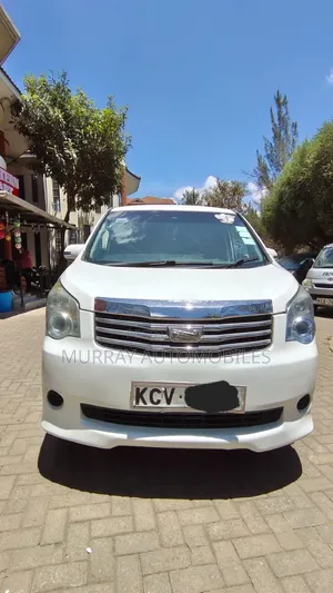 Toyota Noah 2012 Pearl