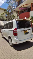 Toyota Noah 2012 Rangi ya Loti - 4