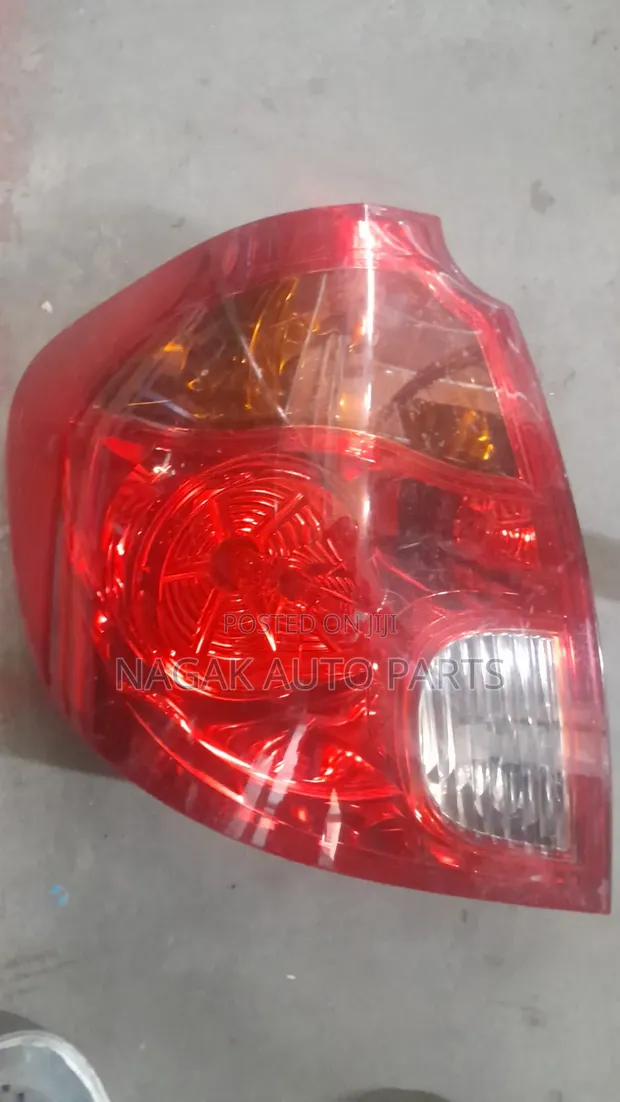 Taa ya Nyuma ya Mazda Verisa 2010 - 1