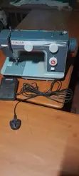 Singer 984 Electric Sewing Machine - As Good as New - 5