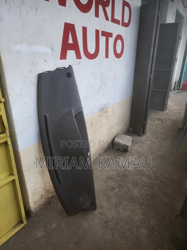 Dashboard ya Toyota Raum - 1