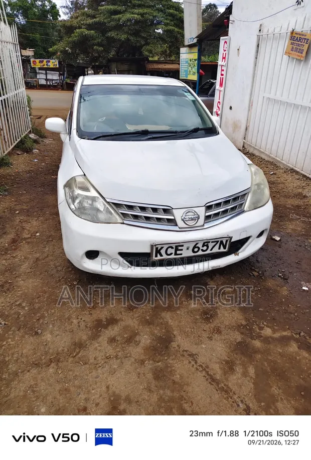 Nissan Tiida 1.5L 16V 2010 Nyeupe - 1