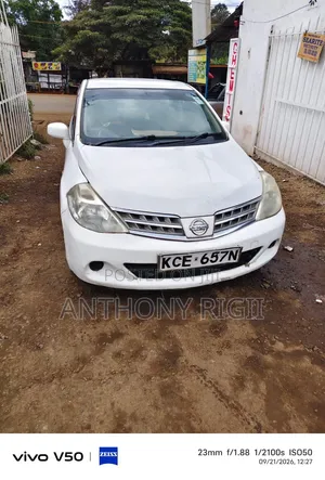 Nissan Tiida 1.5L 16V 2010 Nyeupe
