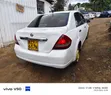 Nissan Tiida 1.5L 16V 2010 Nyeupe - 4