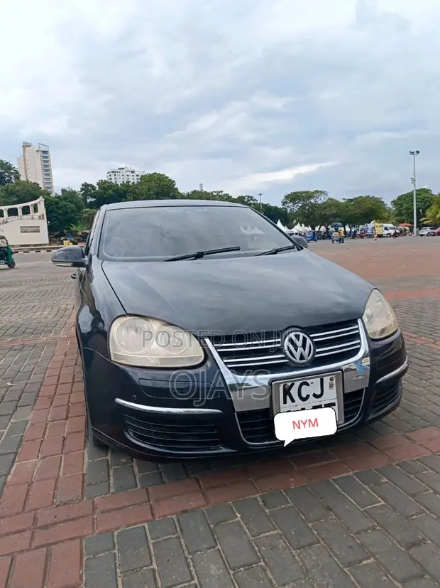 Volkswagen Jetta 2010 Nyeusi - 1