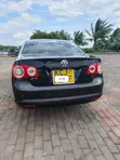 Volkswagen Jetta 2010 Nyeusi - 3