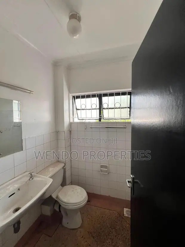 3-Bedroom Maisonette with DSQ in Lavington for Rent - 1