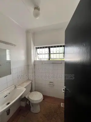 3-Bedroom Maisonette with DSQ in Lavington for Rent