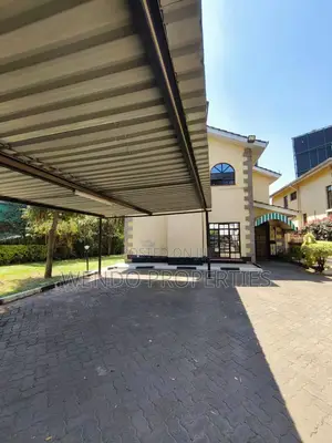 4 Bedroom Townhouse with DSQ in Lavington