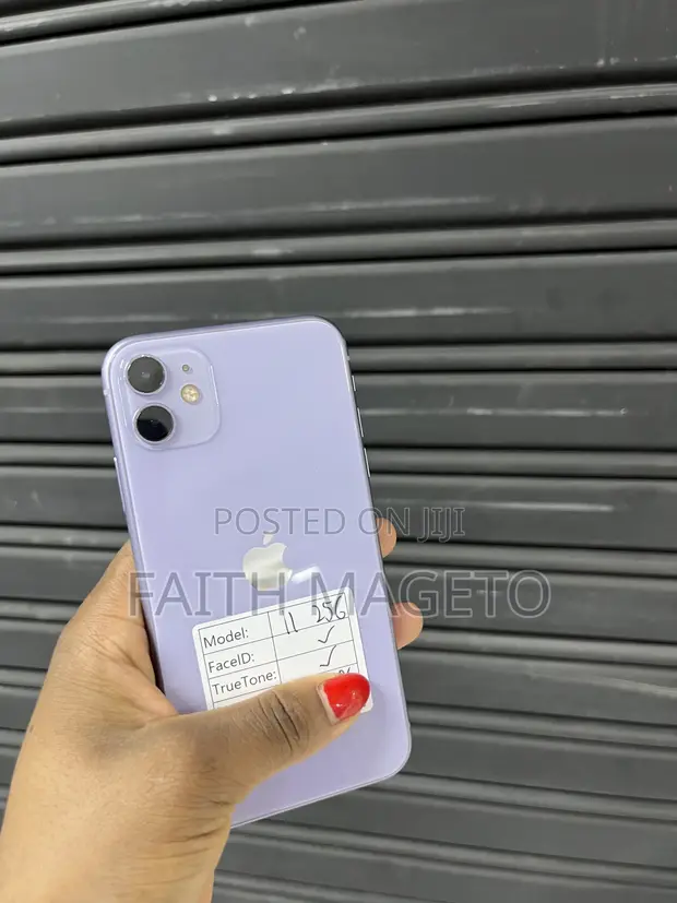 Apple iPhone 11 256GB Purple - 1