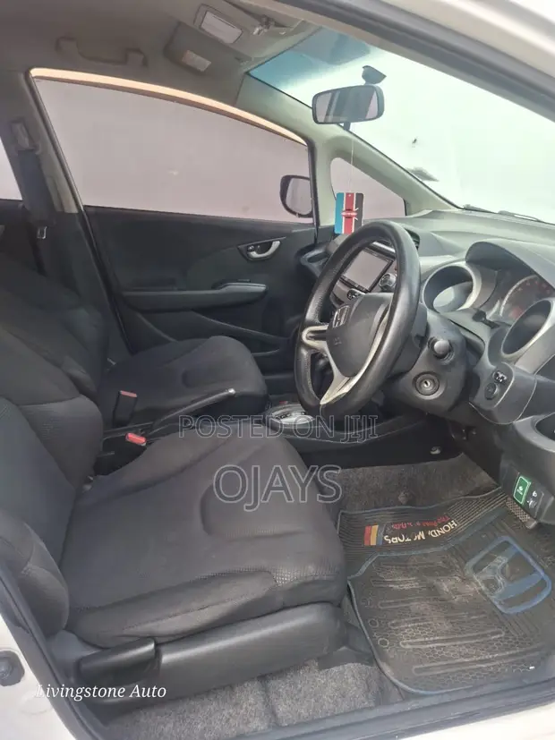 Honda Fit 2014 White - 1